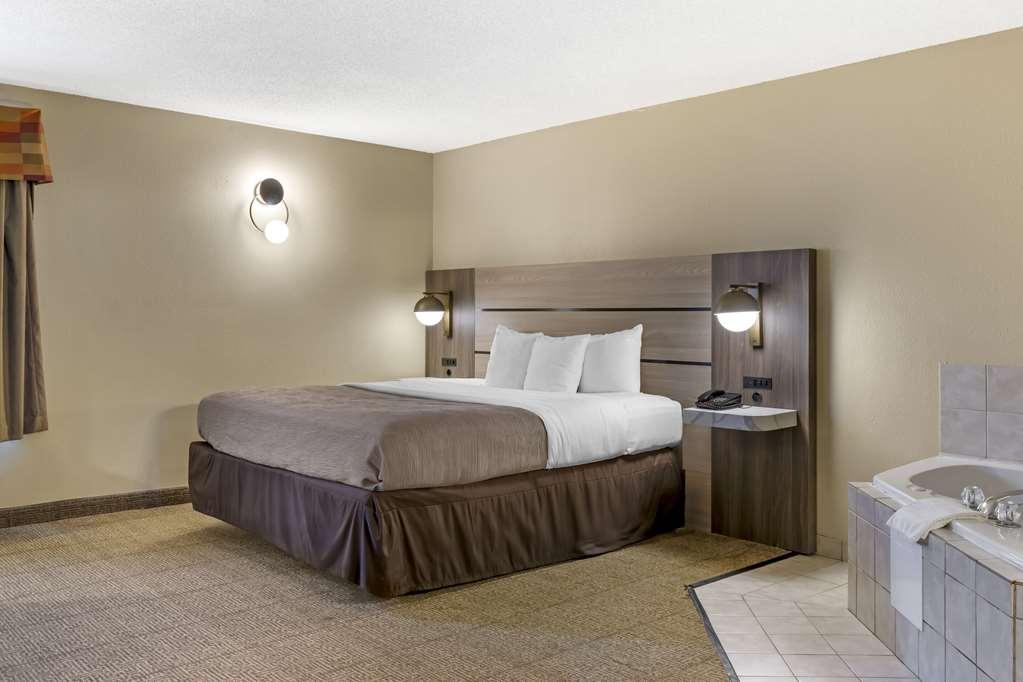 Quality Inn Raleigh Downtown Oda fotoğraf